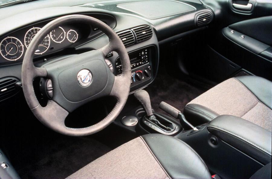 Chrysler Sebring Convertible 1997 года  (фото 17 из 27)